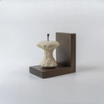 Cargar imagen en el visor de la galería, Sujetalibros manzana mordida
