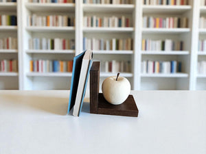 Sujetalibros manzana